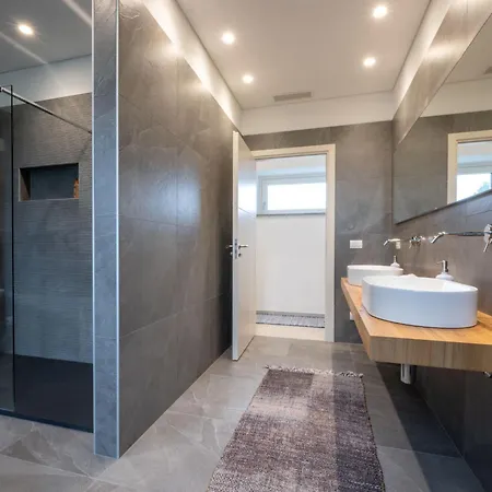 Cuadrat By Interhome